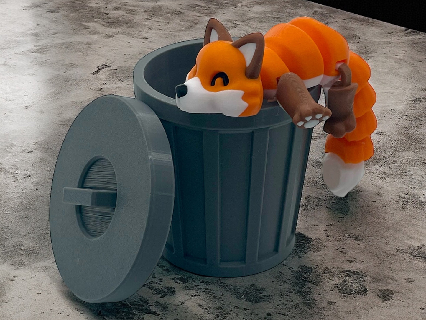 3D Druck Fuchs in Mülltonne mit Deckel