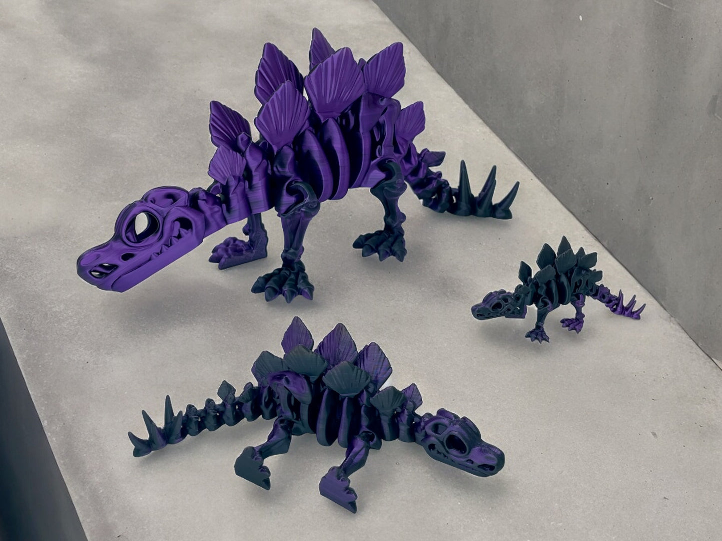 3D Druck Stegosaurus Skelett beweglich Schwarz Lila