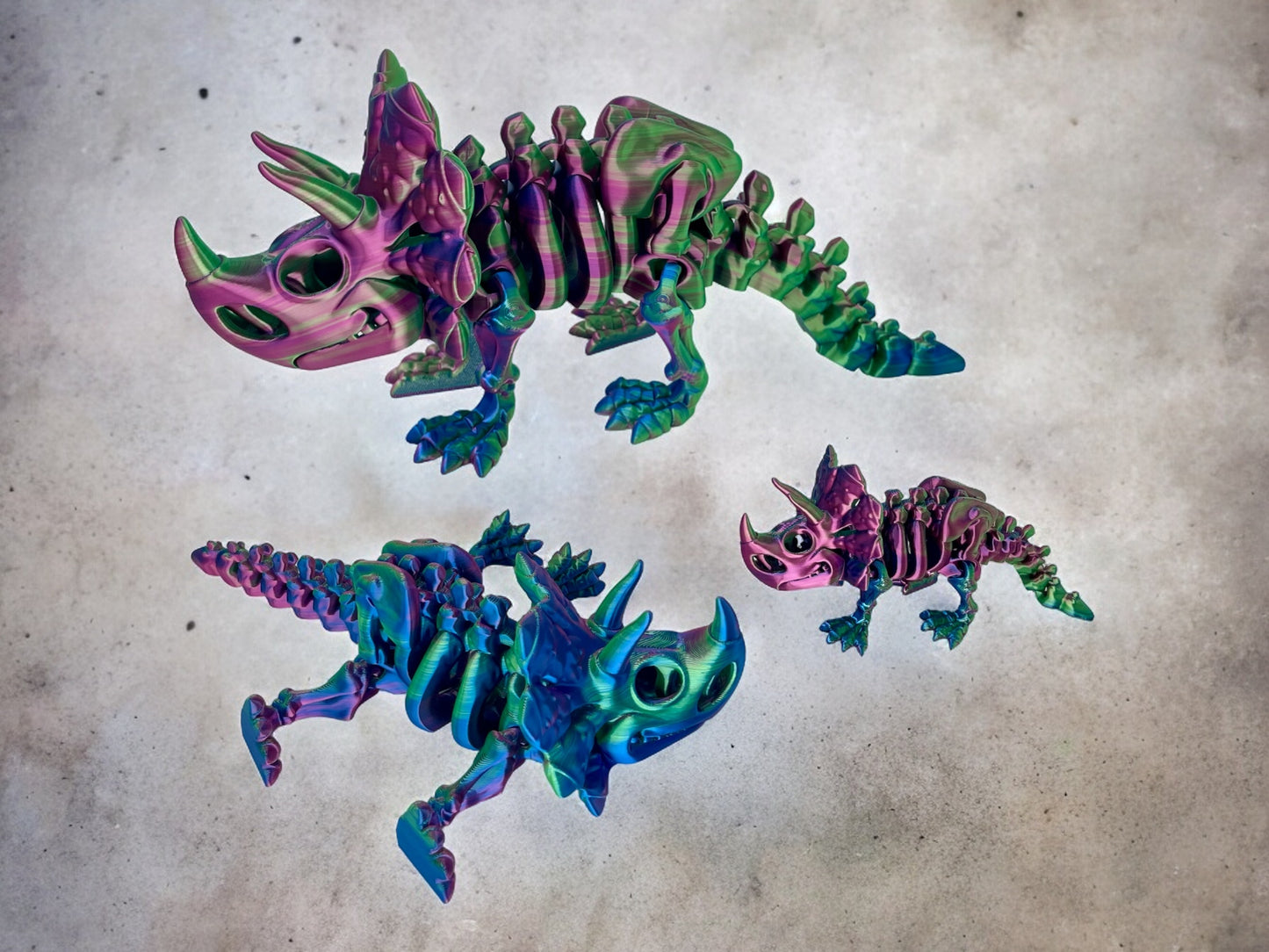 3D Druck Triceratops Skelett beweglich Blau Grün Lila