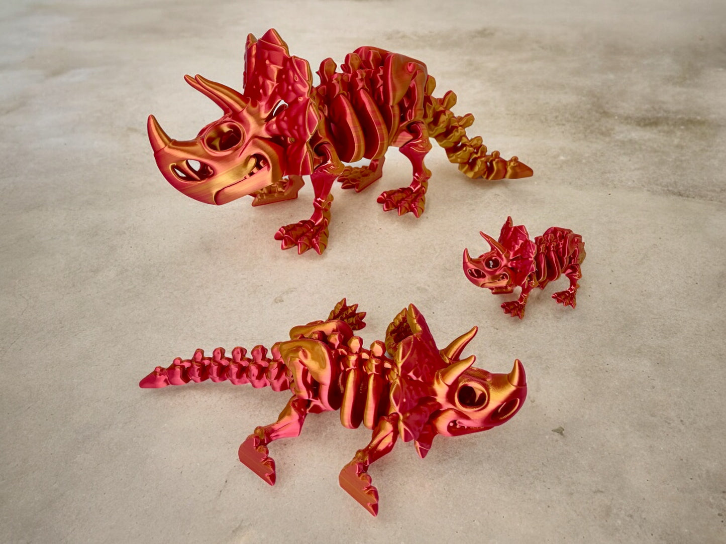 3D Druck Triceratops Skelett beweglich Rot Gold