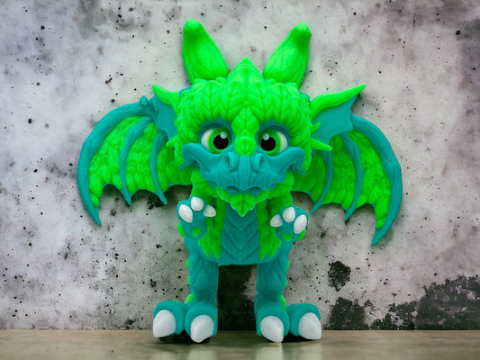3D Druck Drache beweglich stehend Mythisches Herz des Walddrachen auf Betonplatte
