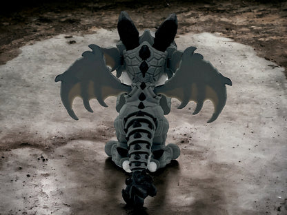3D Druck Drache beweglich von hinten Stoney der Bergpfleger auf Betonplatte
