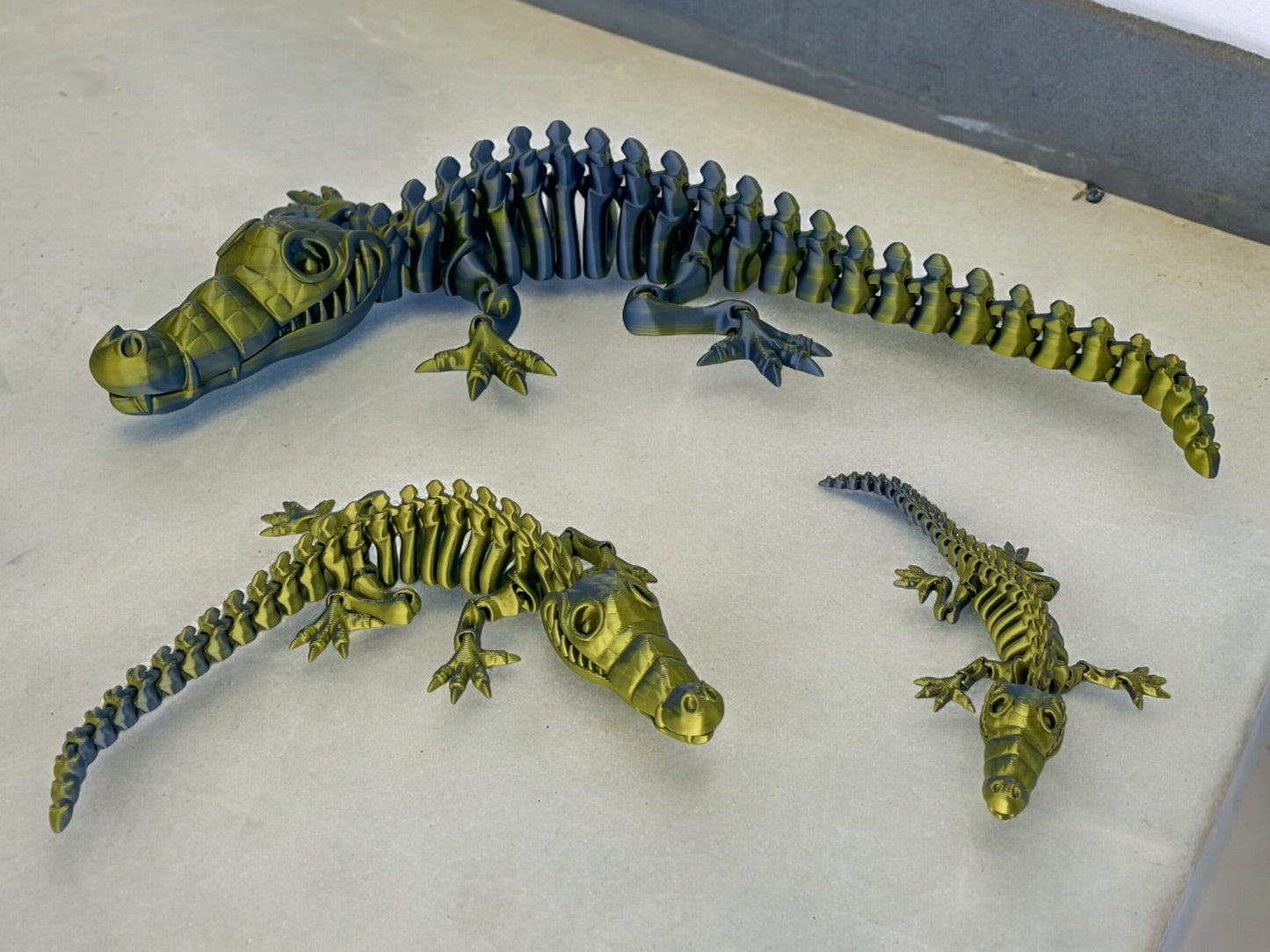 3D Druck Krokodil Skelett beweglich Schwarz Gold